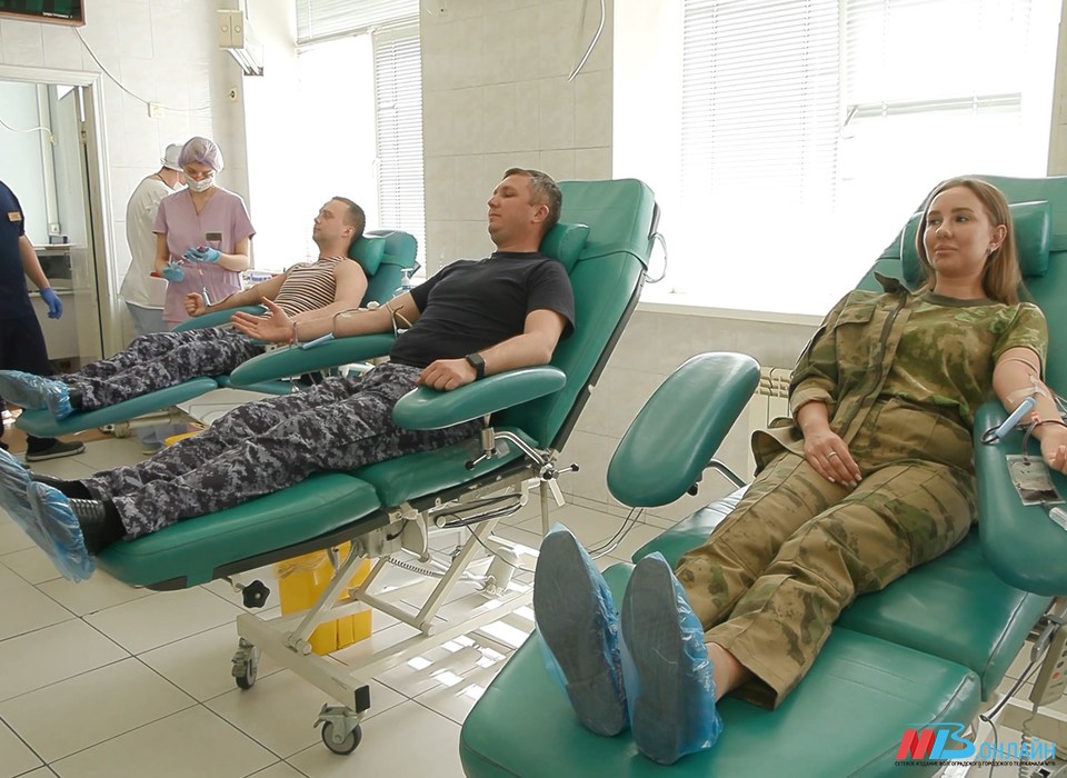 В Волгограде росгвардейцы сдали кровь в канун Национального дня донора